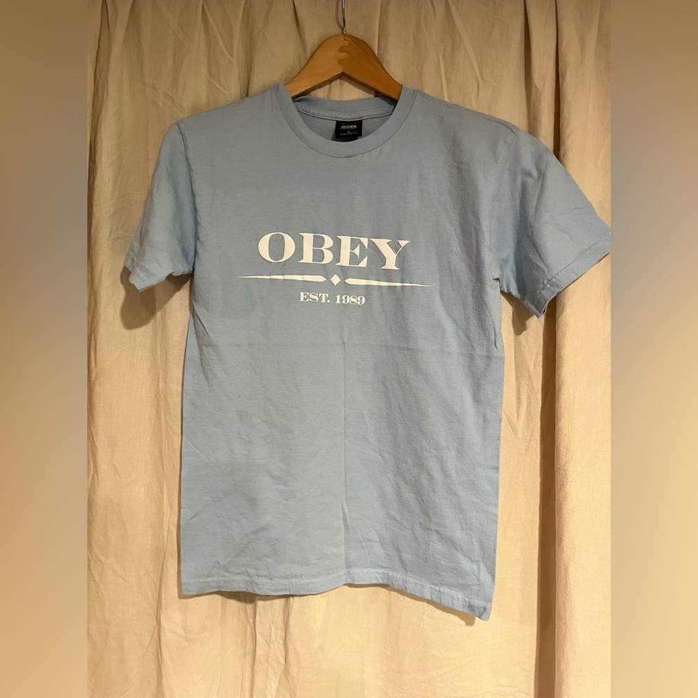 Obey men’s T-shirt size small